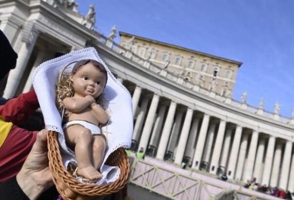 Papa: Molimo za to da sva djeca na svijetu mogu živjeti u miru
