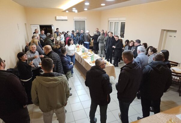 Uz fanke i zajedništvo: HNV obilježio Deb’o četvrtak
