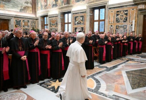 Papa: Bavimo se teologijom zajedno kako bismo neutralizirali logiku rezignacije i ravnodušnosti