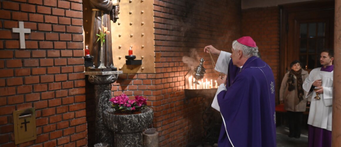 Započela pobožnost 13 utoraka sv. Anti u Beogradu