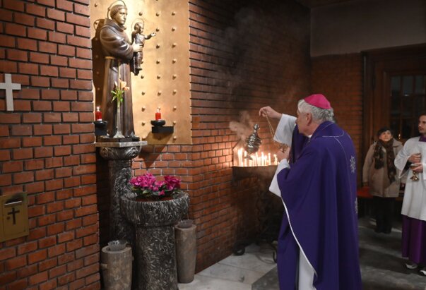 Započela pobožnost 13 utoraka sv. Anti u Beogradu