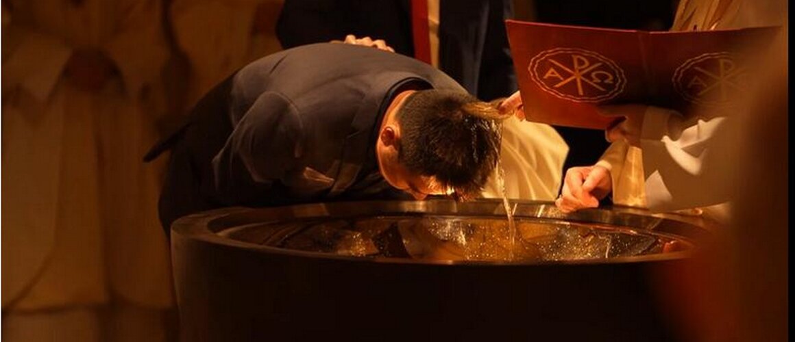 Novi rekord u Francuskoj: Više od 20.000 odraslih i mladih kršteno za Uskrs